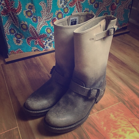 Frye Shoes - Frye Veronica ombré boots